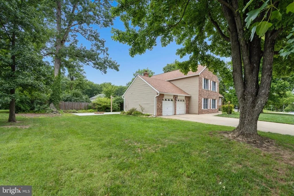 Photo of 10421 ROSEMONT DRIVE