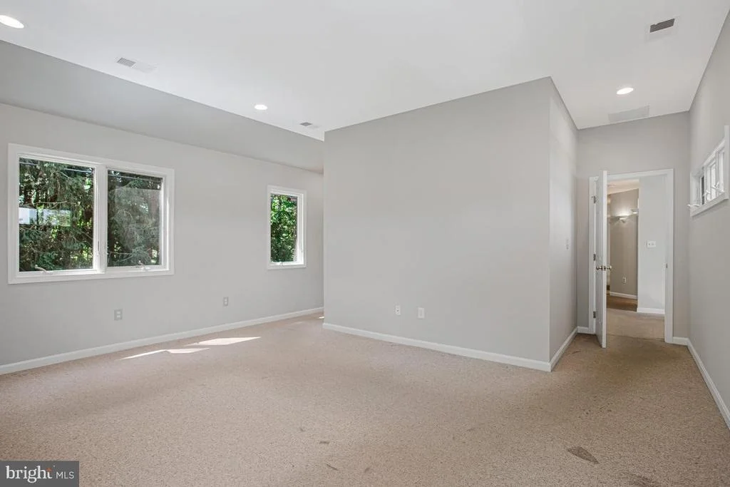 Photo of 421 EDGEWATER ROAD