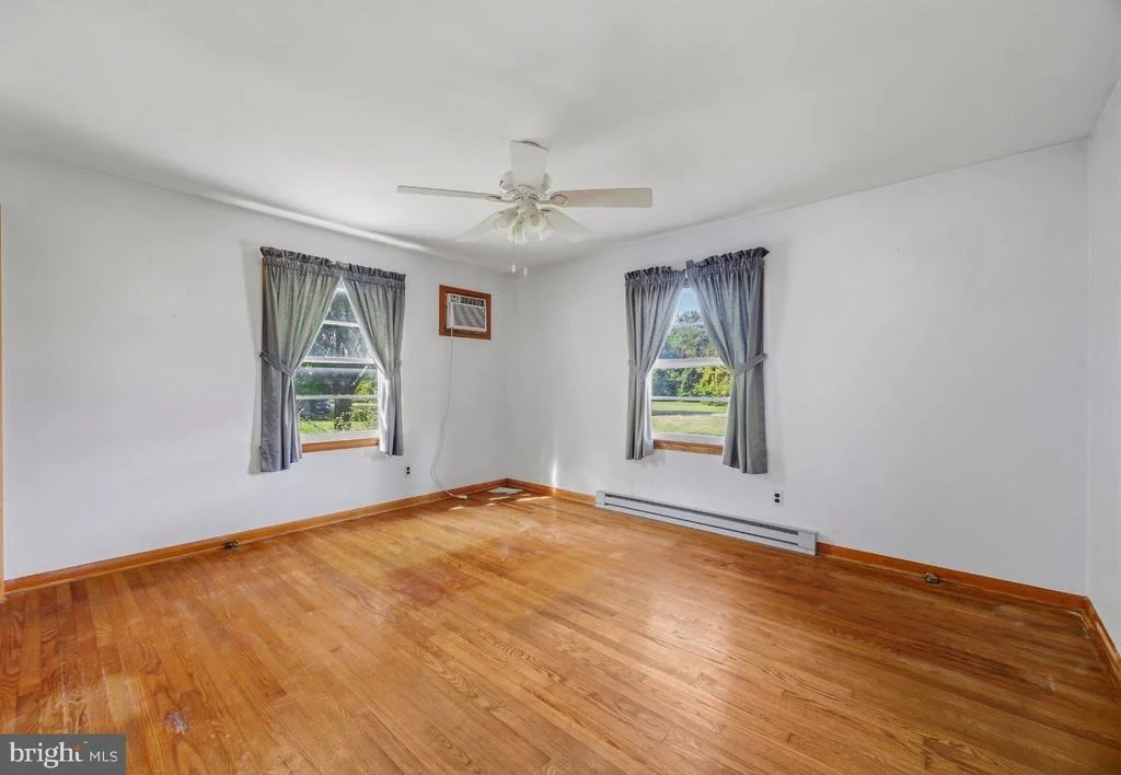 Photo of 4891 IDLEWILDE ROAD