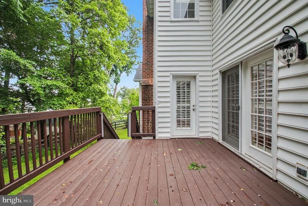 Photo of 7182 BREWSTER LANE