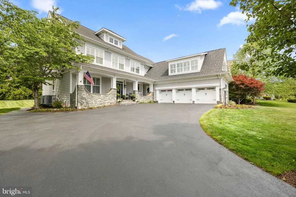 Photo of 8328 PINE KNOTT COURT