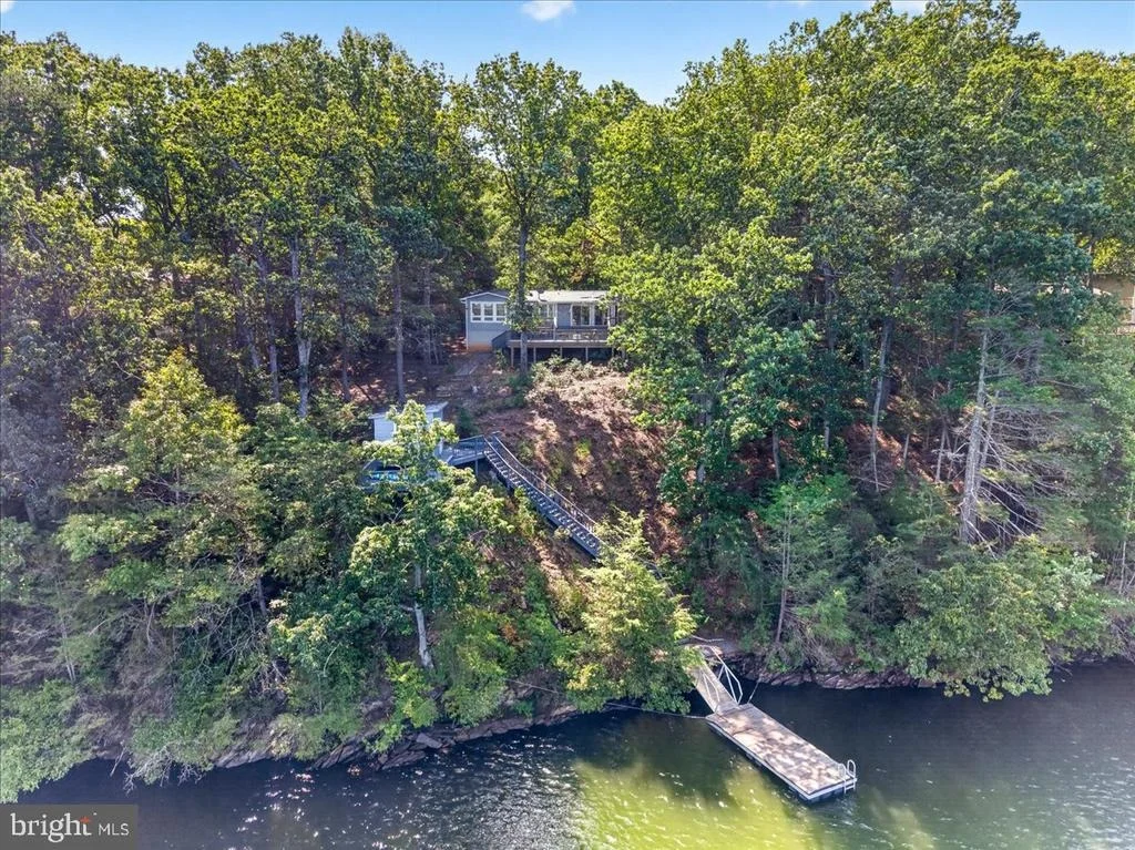 Photo of 871 OLD MILL