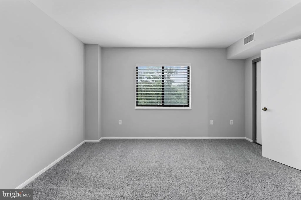 Photo of Unit 1401 at 15101 INTERLACHEN DRIVE