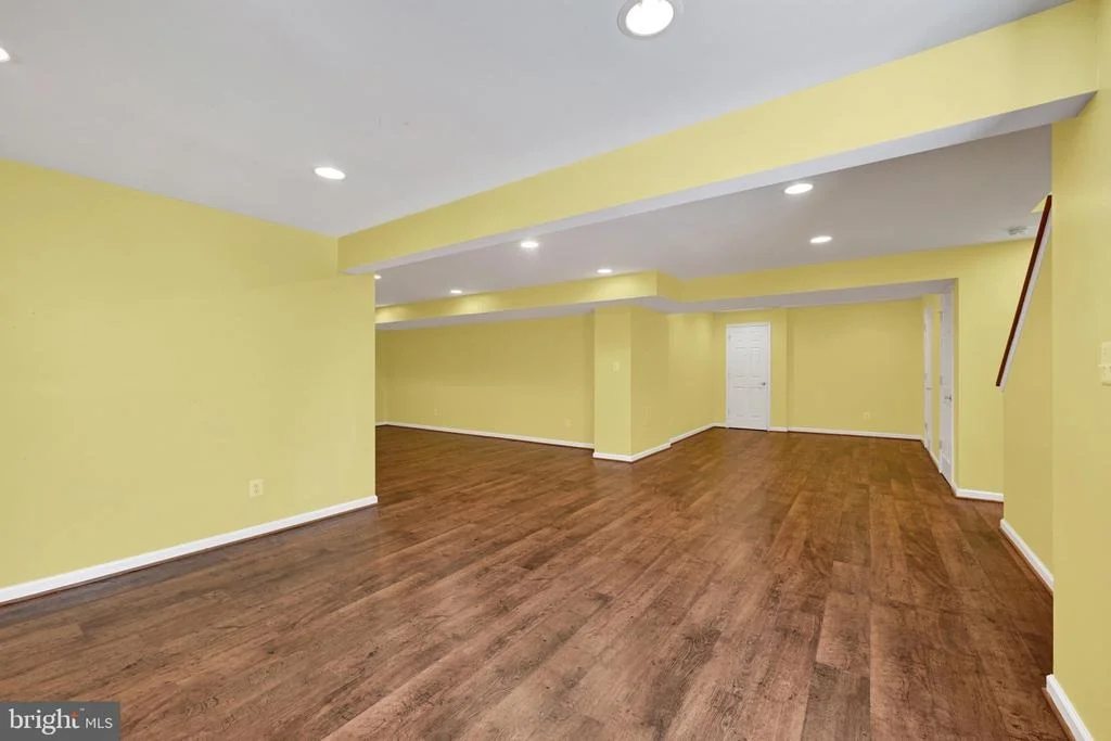 Photo of 1420 MOONSHADOW ROAD