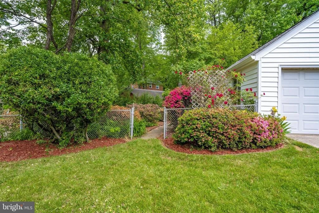 Photo of 1101 ROSWELL DRIVE