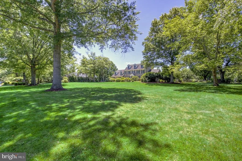 Photo of 24 MEADOW LANE
