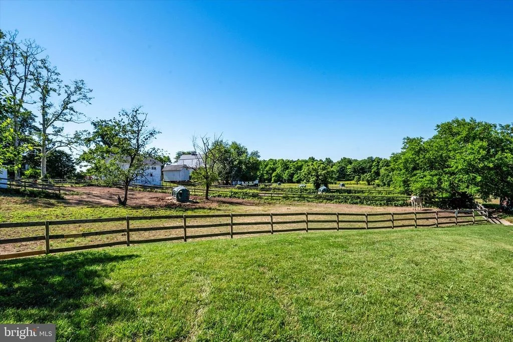 Photo of 596 FOREST VIEW ROAD