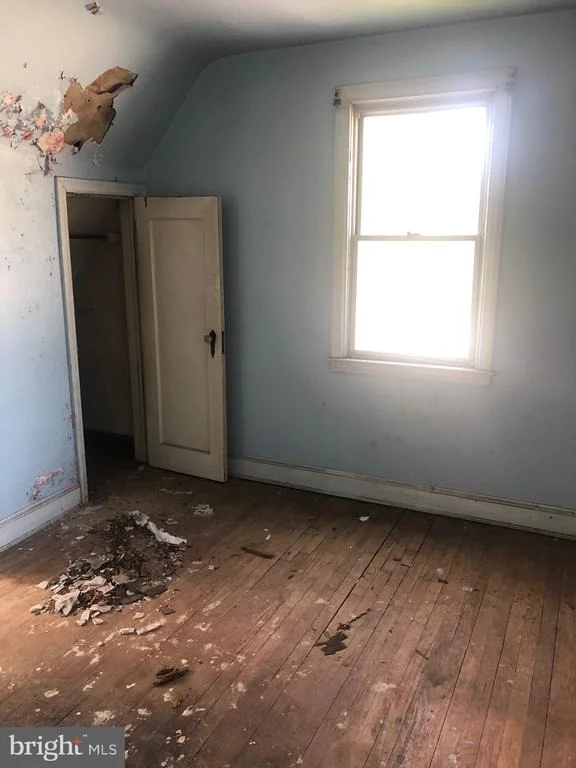 Photo of 4104 TORQUE STREET