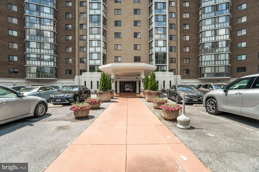 Photo of Unit 3412 at 15115 INTERLACHEN DRIVE