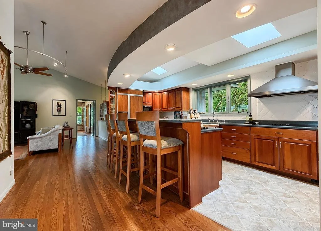 Photo of 2662 MARTHAS WAY