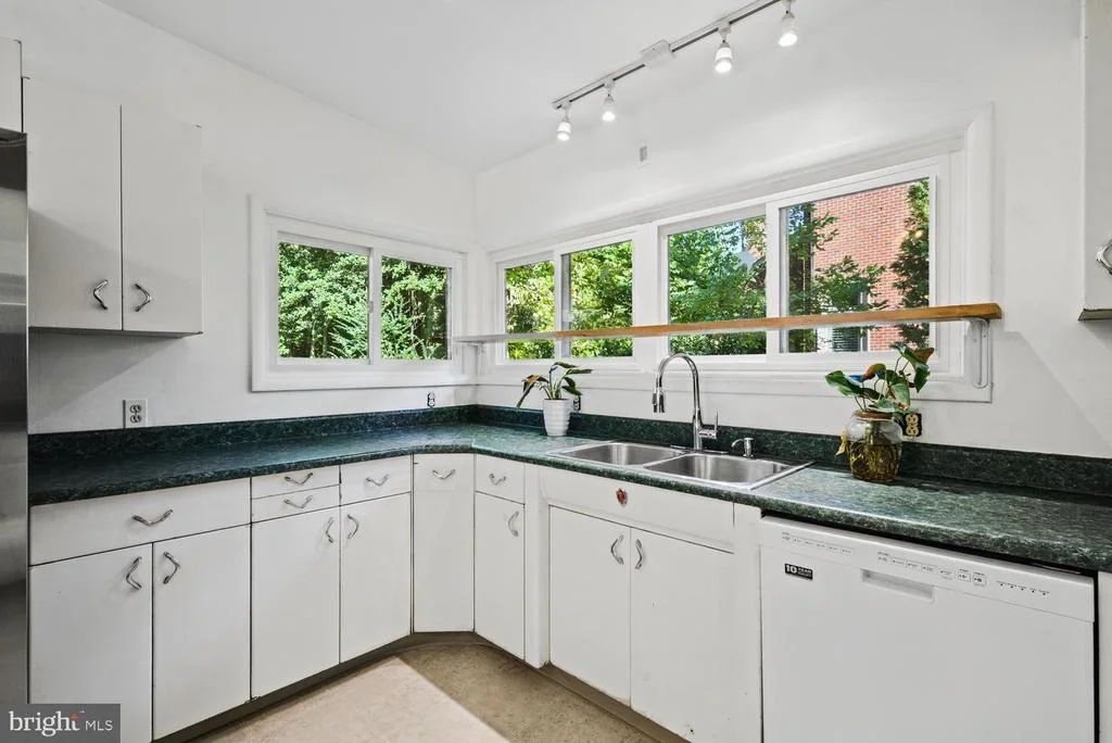Photo of 9408 FOREST HAVEN DRIVE