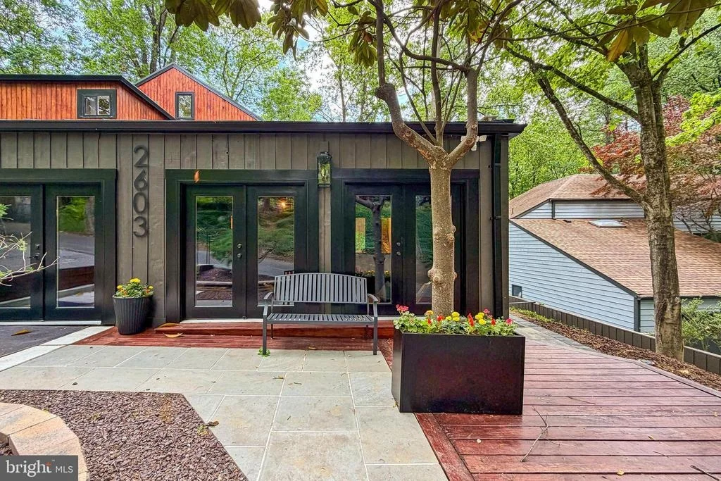 Photo of 2603 KLINGLE ROAD NW