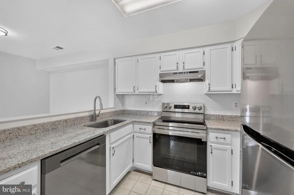 Photo of Unit B at 7710 LEXTON PLACE