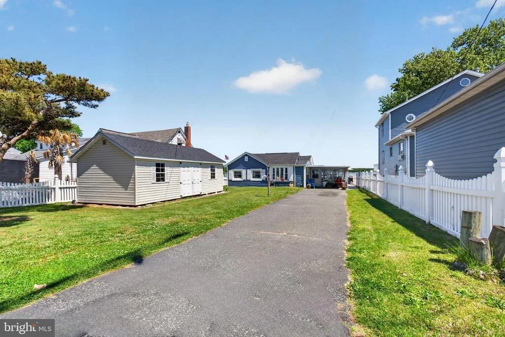 Photo of 6704 RIVER DRIVE ROAD