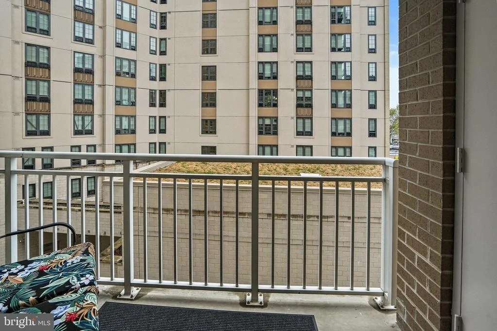 Photo of Unit 402 at 930 WAYNE AVENUE