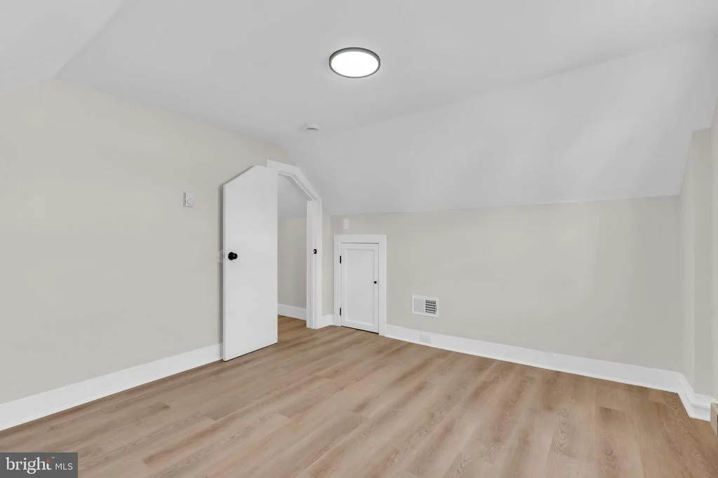 Photo of 33 MORRIS AVENUE