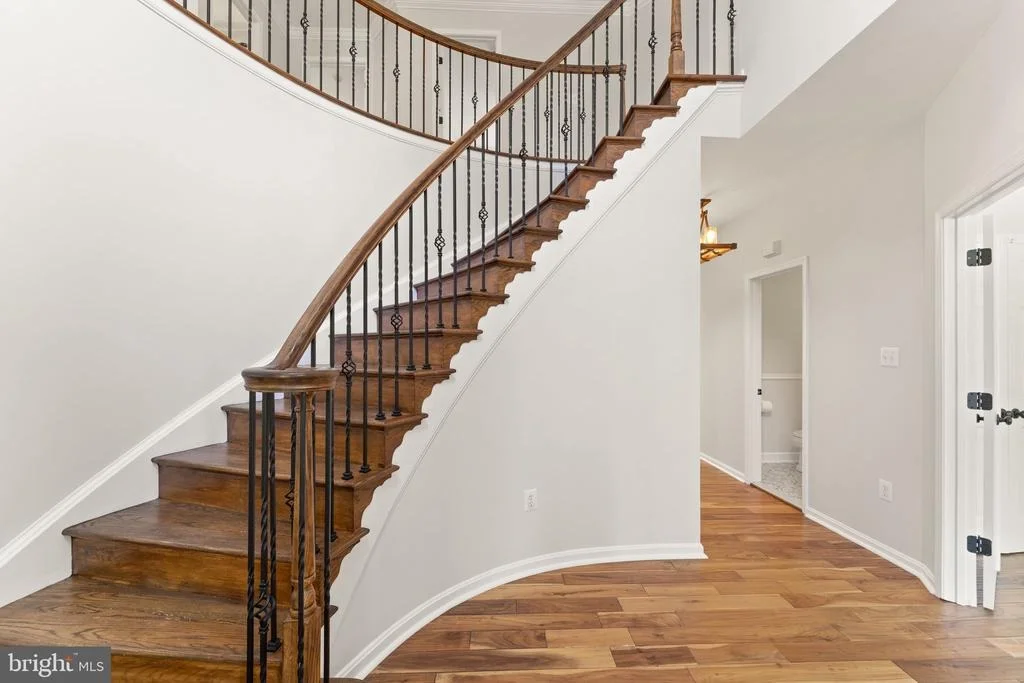 Photo of 817 KENNETH PLACE SE