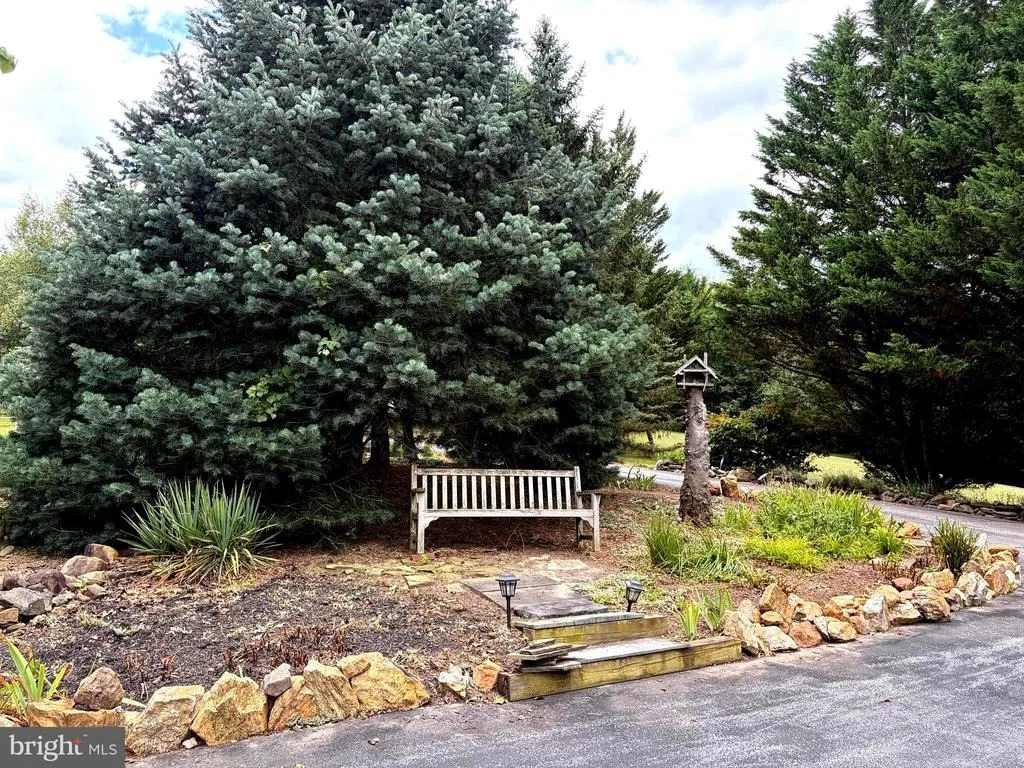 Photo of 955 STAYMAN DRIVE