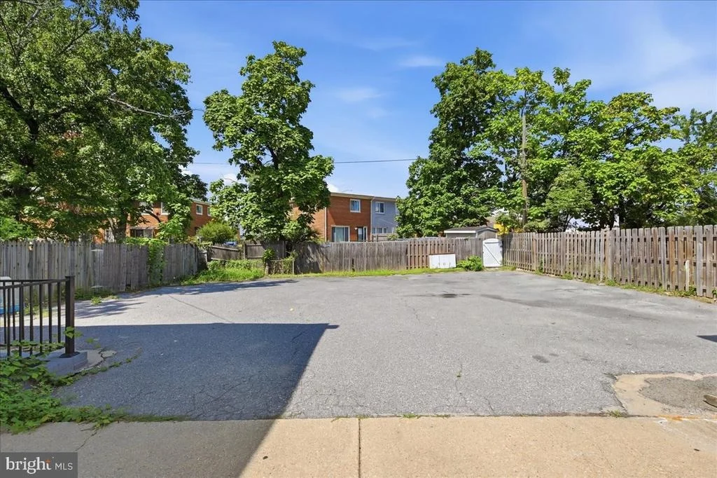 Photo of 3018 SAINT CLAIR DRIVE