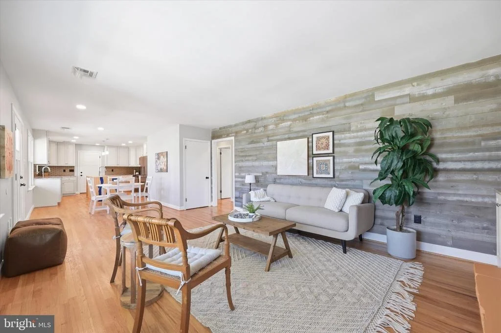Photo of 403 W WILSON BOULEVARD