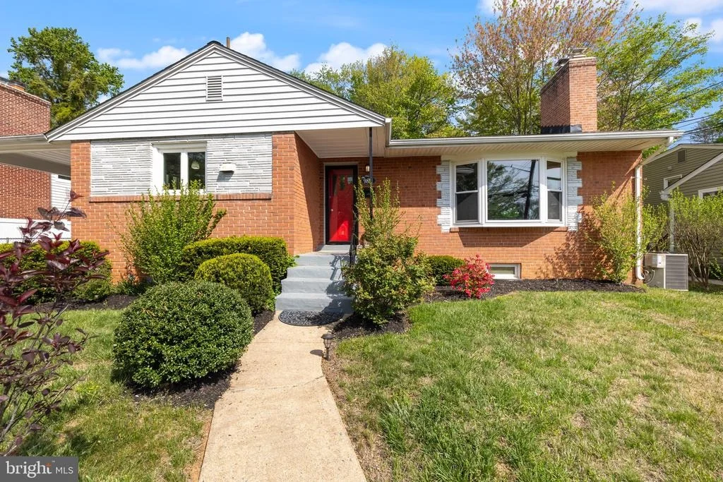 Photo of 9821 SINGLETON DRIVE