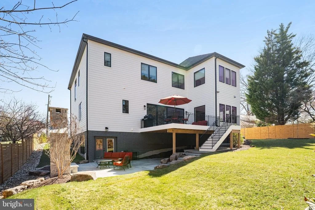 Photo of 1100 BALLS HILL ROAD