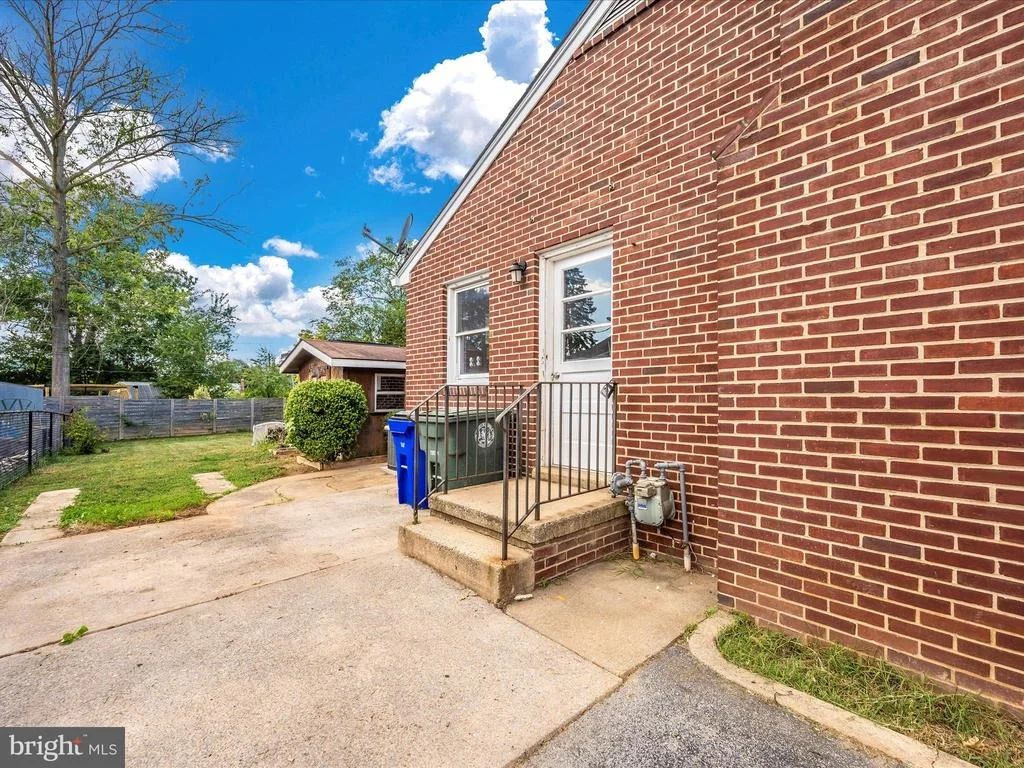 Photo of 929 CHEROKEE TRAIL