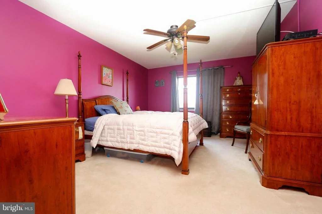 Photo of Unit 11014 at 15101 INTERLACHEN DRIVE