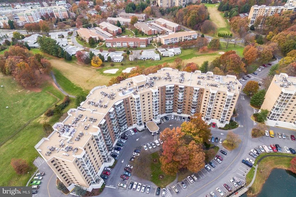 Photo of Unit 1509 at 15101 INTERLACHEN DRIVE