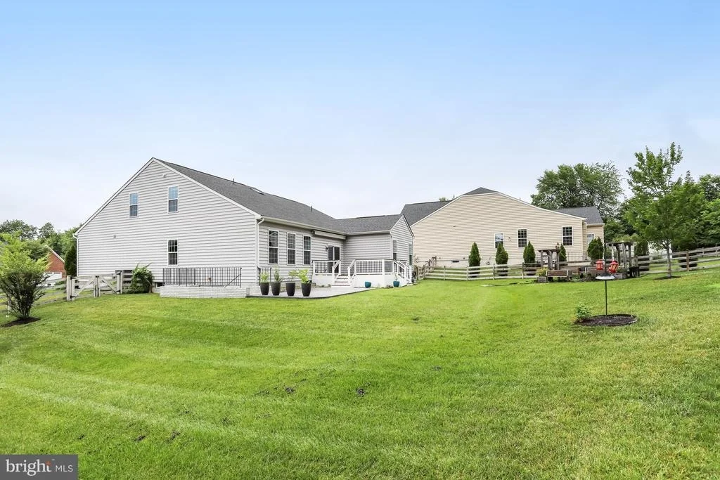 Photo of 26798 BARNSLEY PLACE