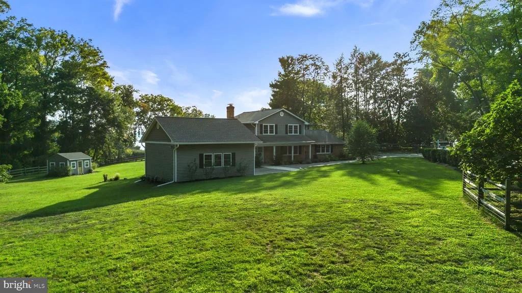 Photo of 384 EAGLE HILL ROAD