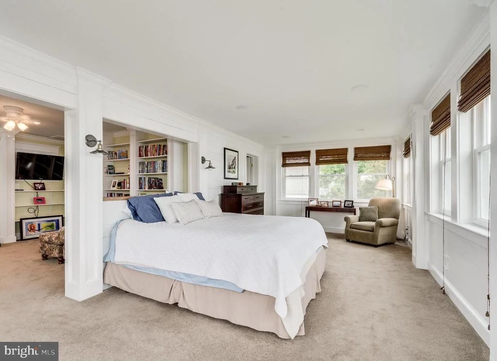 Photo of 7006 RIVER DRIVE ROAD
