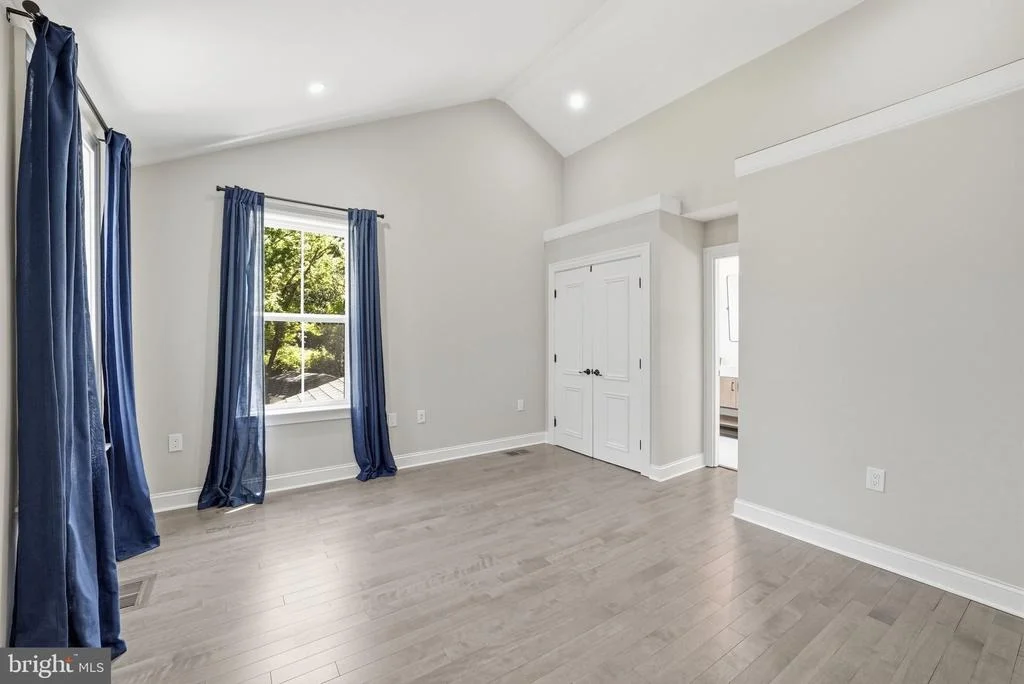 Photo of 1211 LINTON LANE