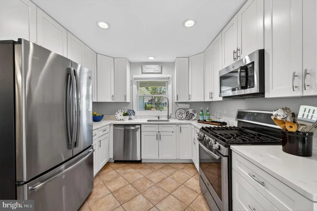 Photo of 3905 CARVEL LANE