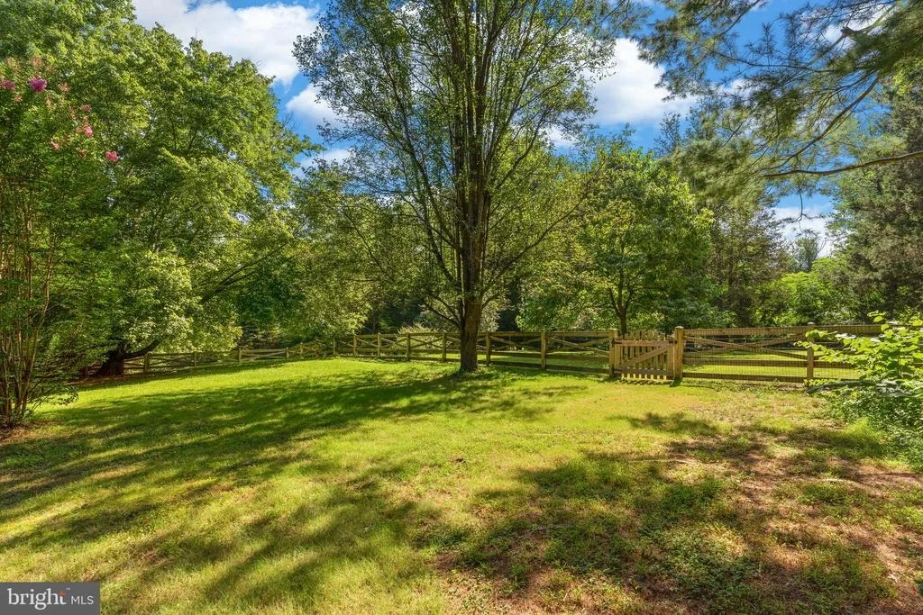 Photo of 8000 EXODUS DRIVE