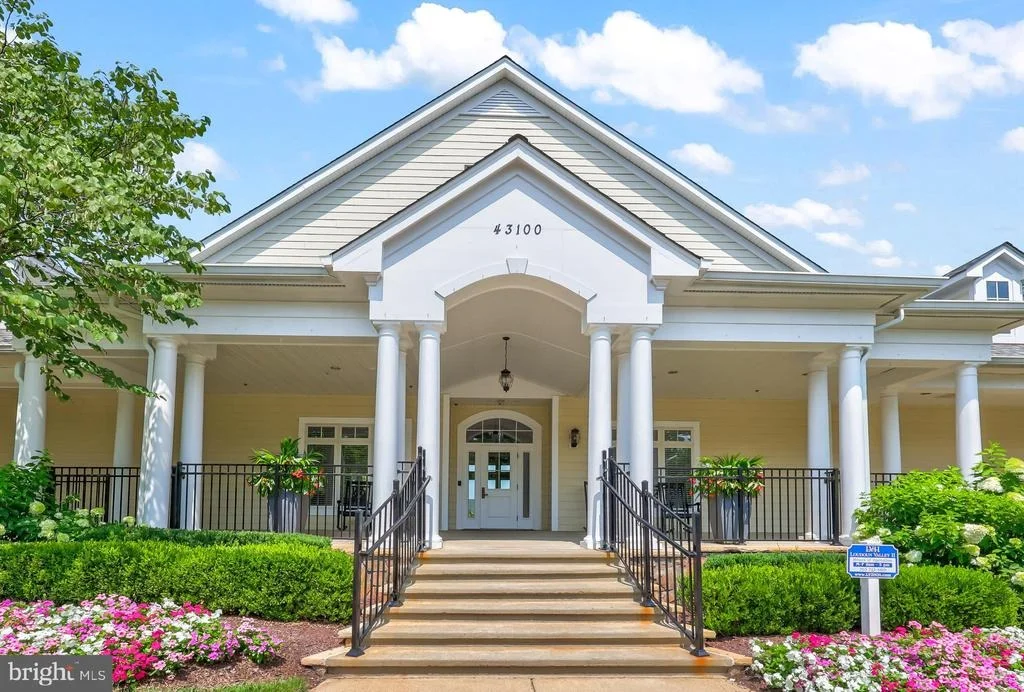 Photo of 43245 BARNSTEAD DRIVE