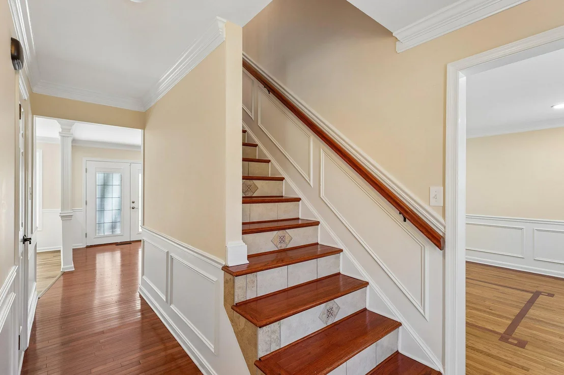 Photo of 8600 VALLEY DR