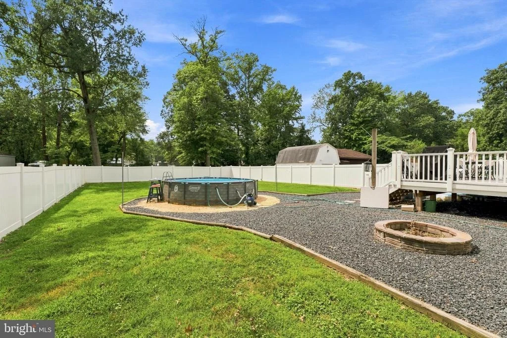 Photo of 6921 UNIVERSITY DRIVE