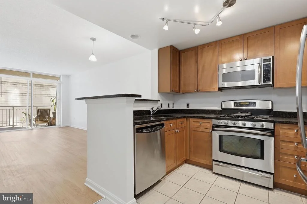 Photo of Unit 201 at 930 WAYNE AVENUE