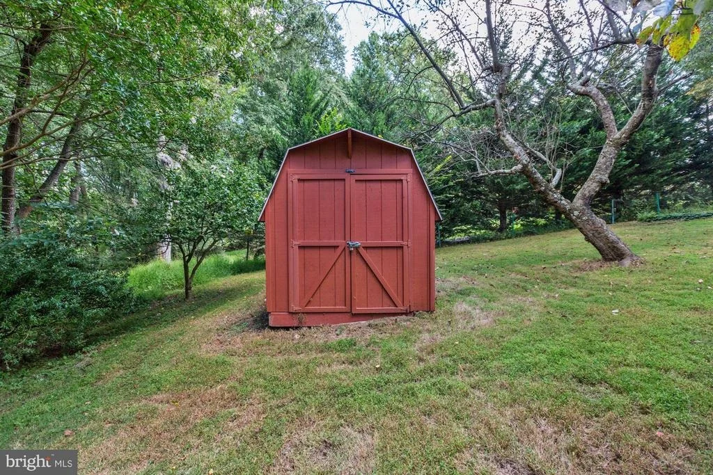 Photo of 100 QUAINT ACRES DRIVE