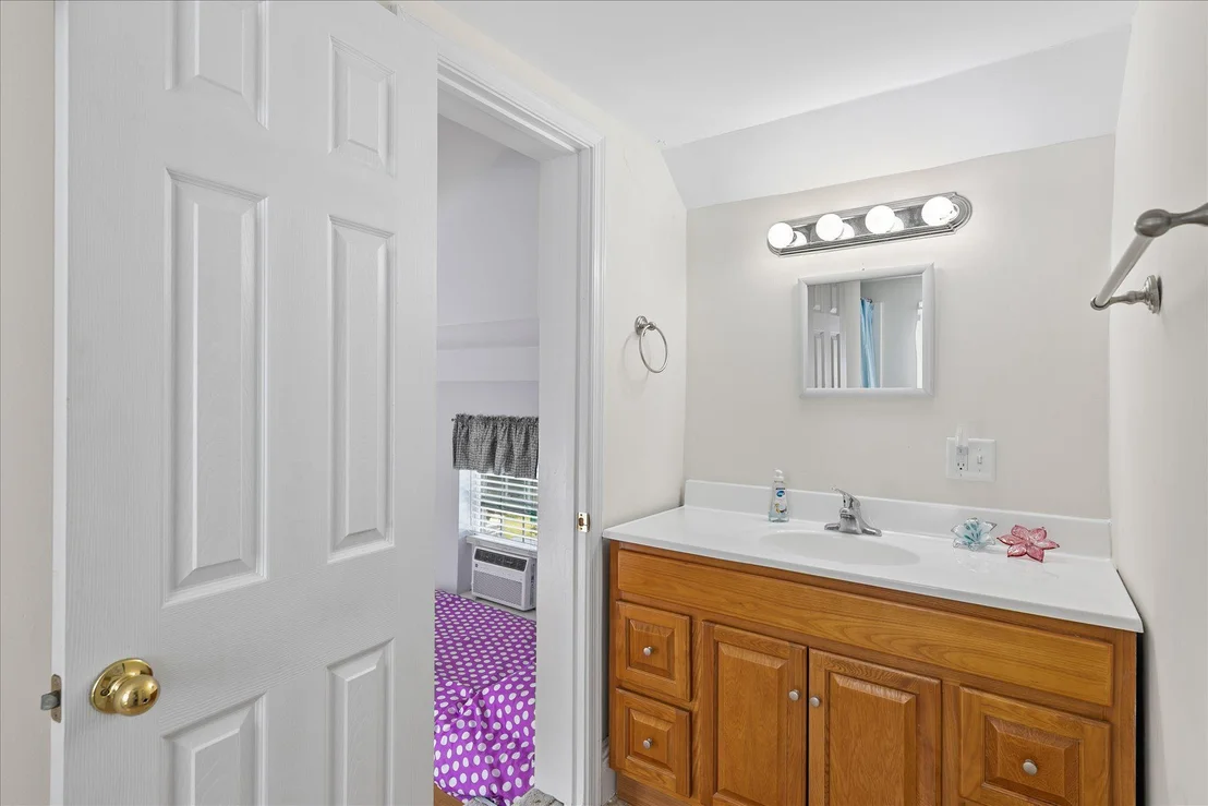 Photo of 16 DELAWARE AVENUE
