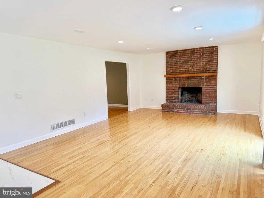 Photo of 8 EVANS DRIVE