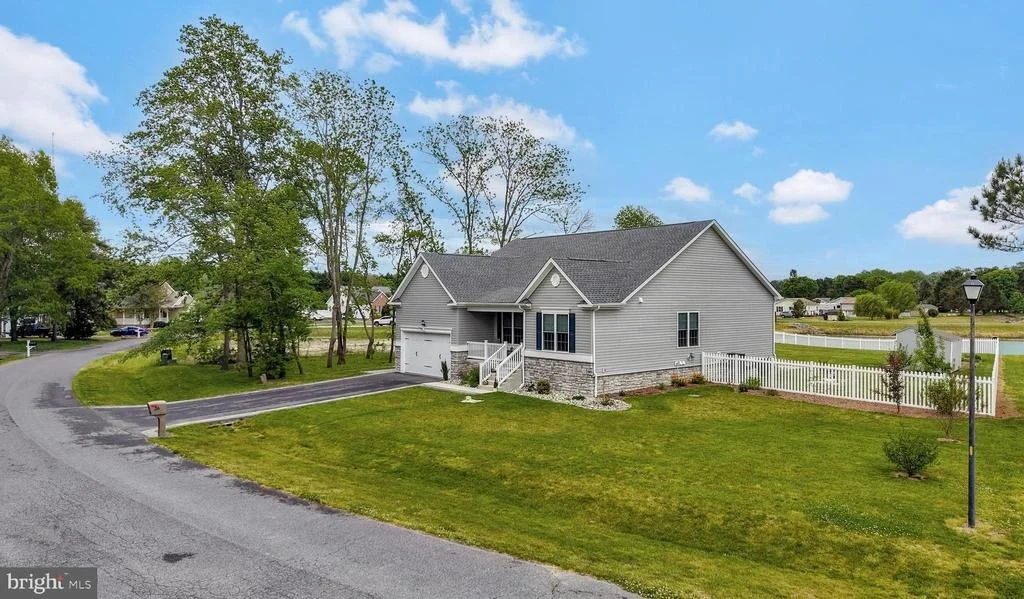 Photo of 26 BEACON CIRCLE