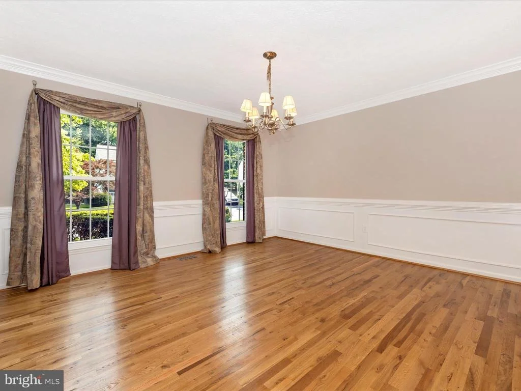 Photo of 112 BOOKHAM LANE