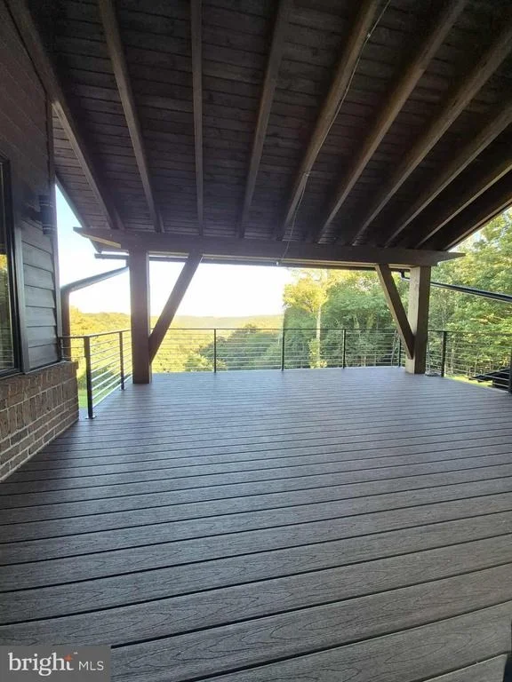 Photo of 415 NAZELROD ROAD