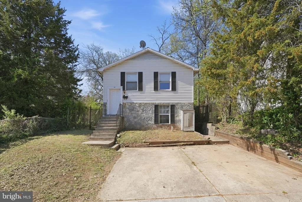 Photo of 20 TUNIC AVENUE