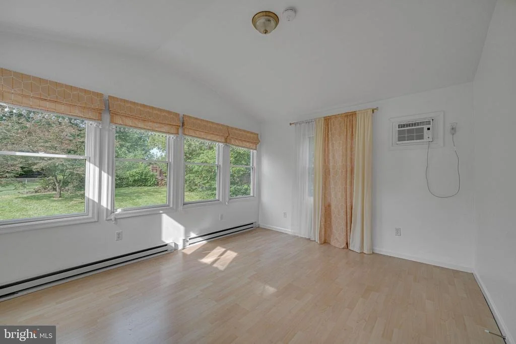 Photo of 19130 DOWDEN CIRCLE