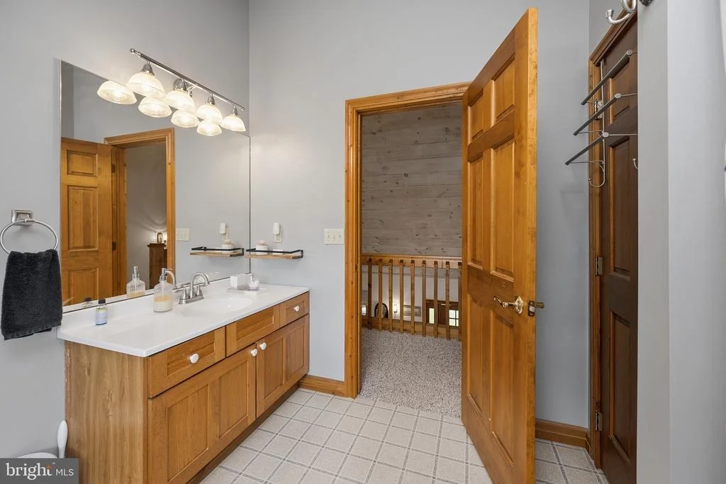 Photo of 607 PIN OAK CIRCLE