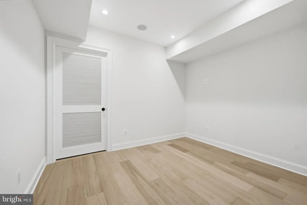 Photo of 3400 SAYLOR PLACE