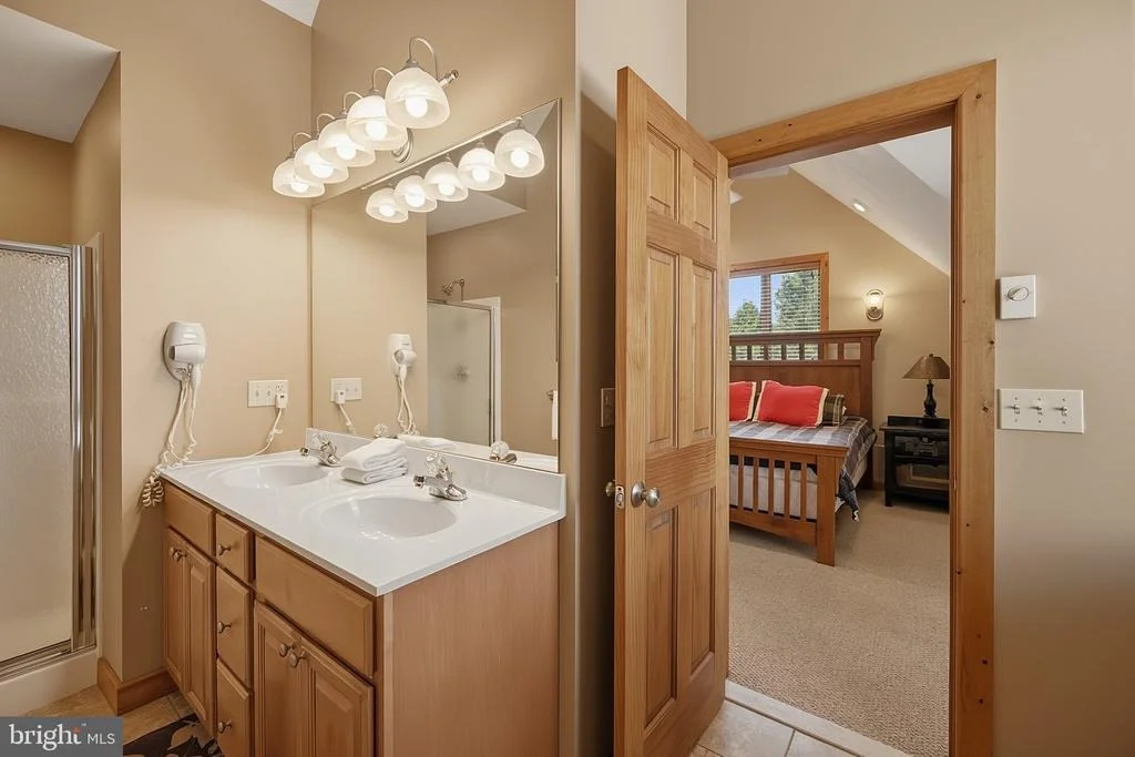 Photo of 250 LAKE POINTE DRIVE